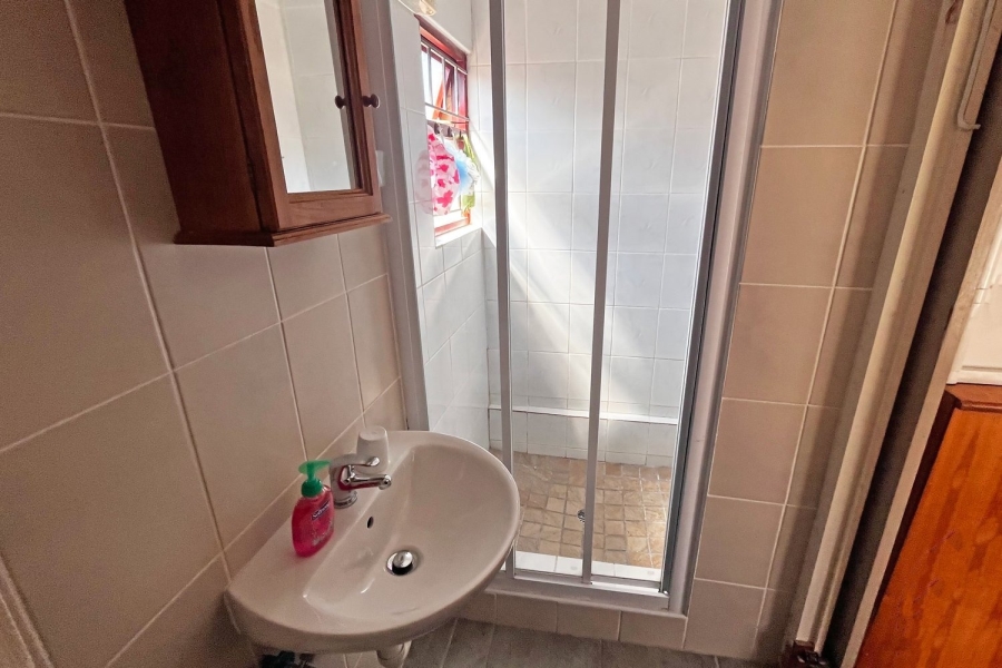 6 Bedroom Property for Sale in Hartenbos Central Western Cape